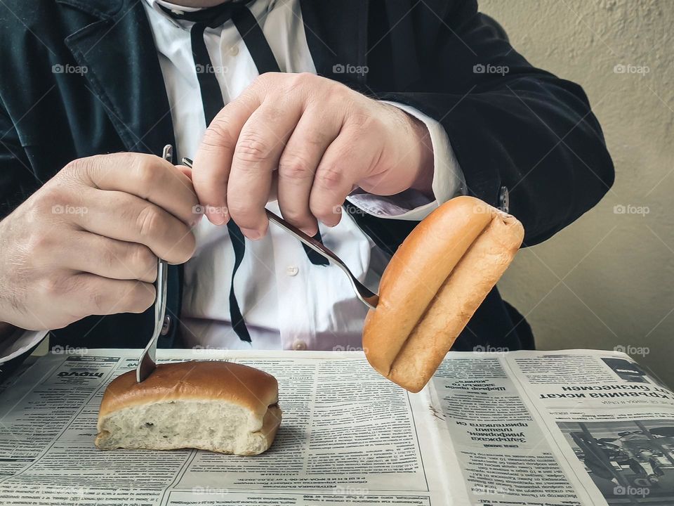 Like Mr Charlie Chaplin in "The Gold Rush", Dance of Bread Rolls on Forks