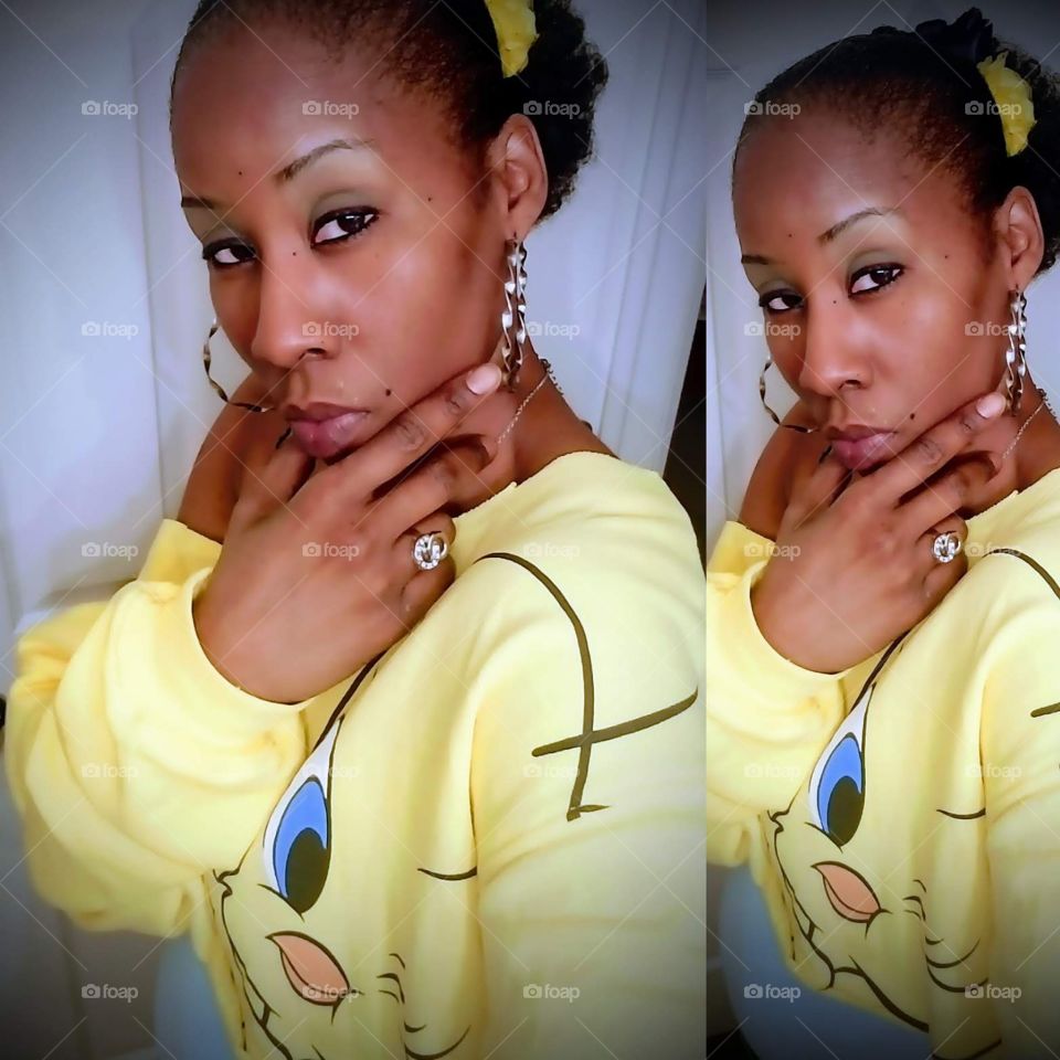 Tweety bird half cutt sweater. 💛