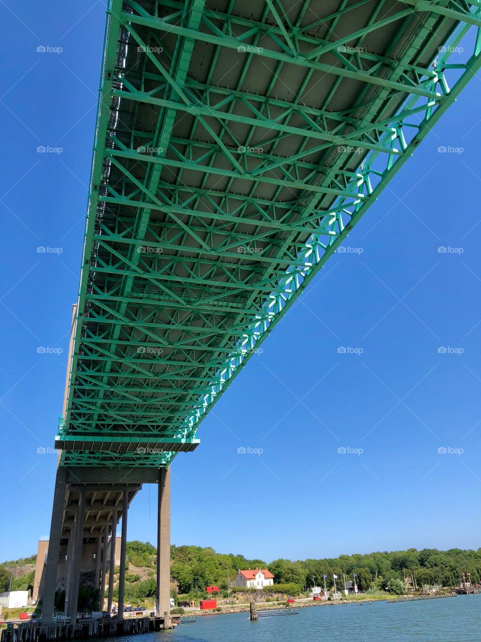 Passing under Älvsborgsbron 