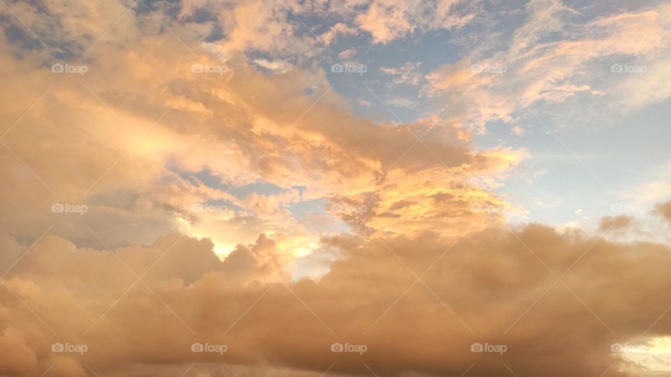 Orange and blue contrast created by the Almighty thyself. Magical to witness such moments with our own eyes to leave you in aww and gratitude to God.