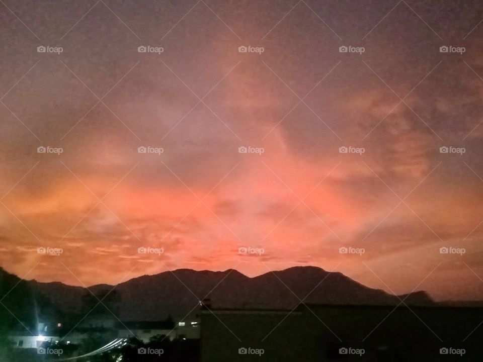 *ravarma vanguvo*  Reddish clouds,  Natural & Artificial Lights