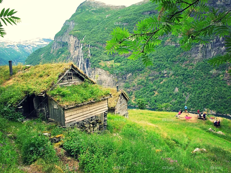 Hut