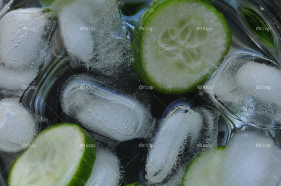 Refreshing cucumber water