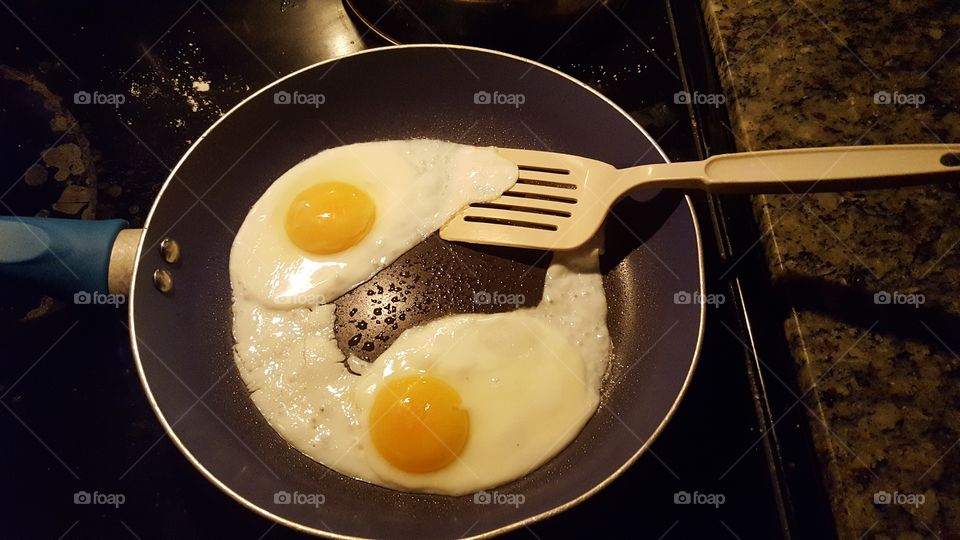 just me making some over easy eggs