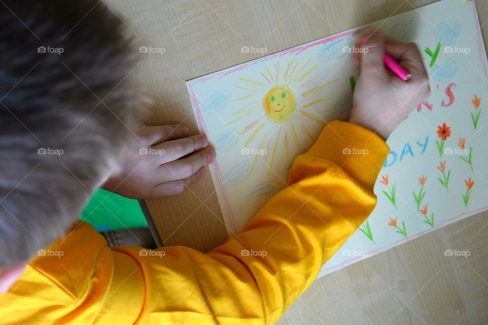 child drawing sun 🌞 be happy 😊