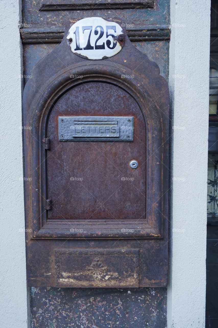 Old Rusty mailbox 1725