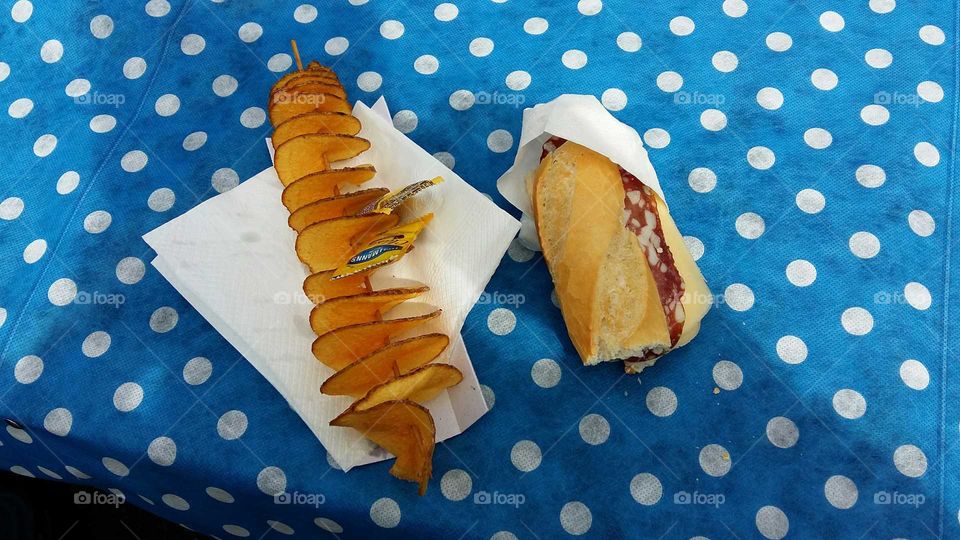 potatoes and sandwich traditional