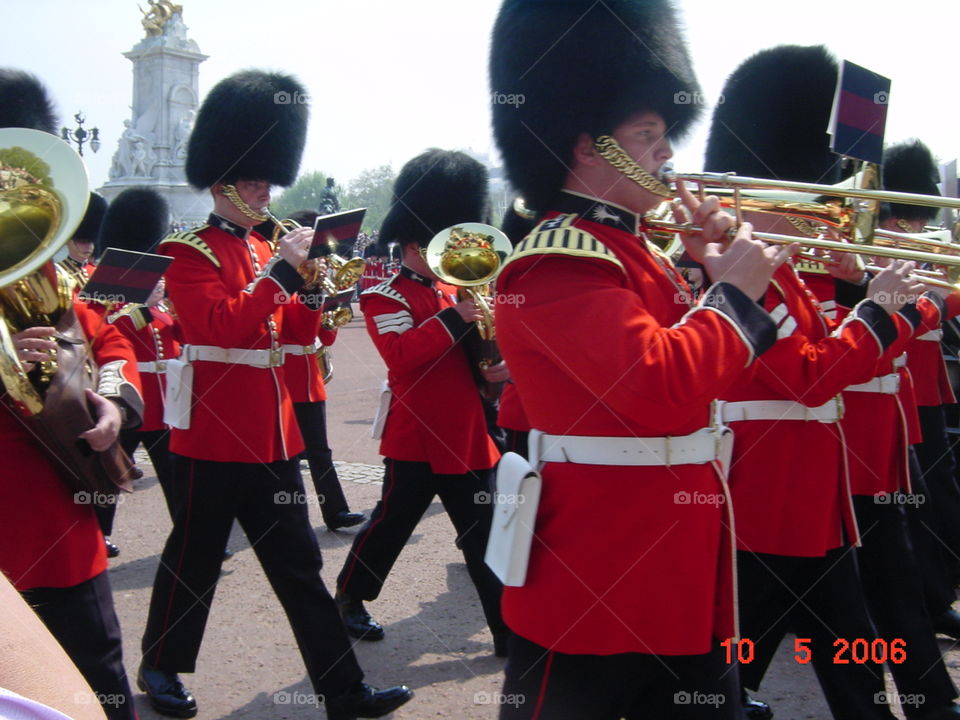 queen'guard band