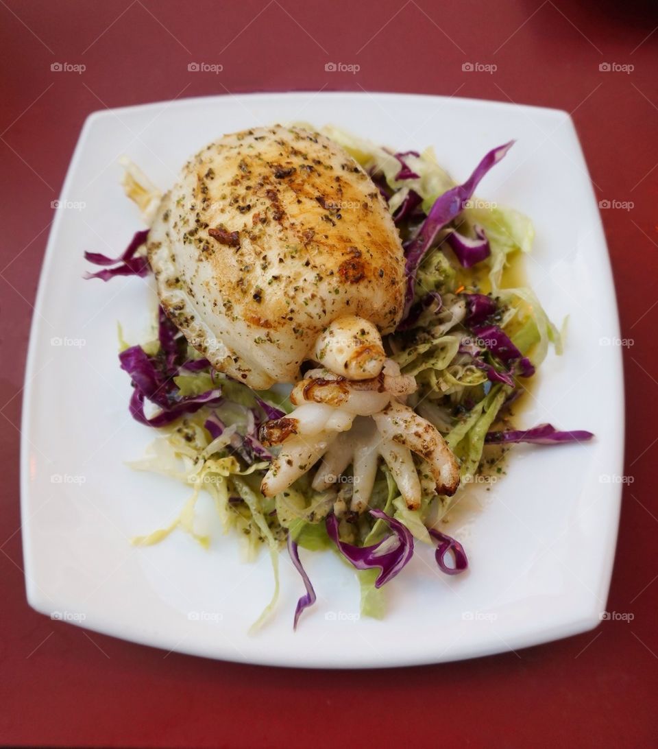 Grilled squid with vegetable 