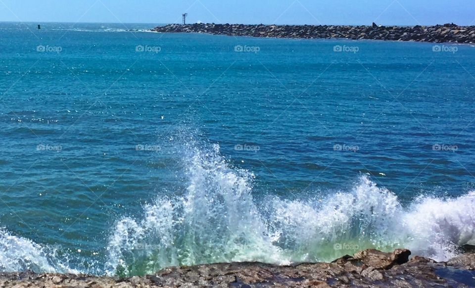 Ocean waves and rock 