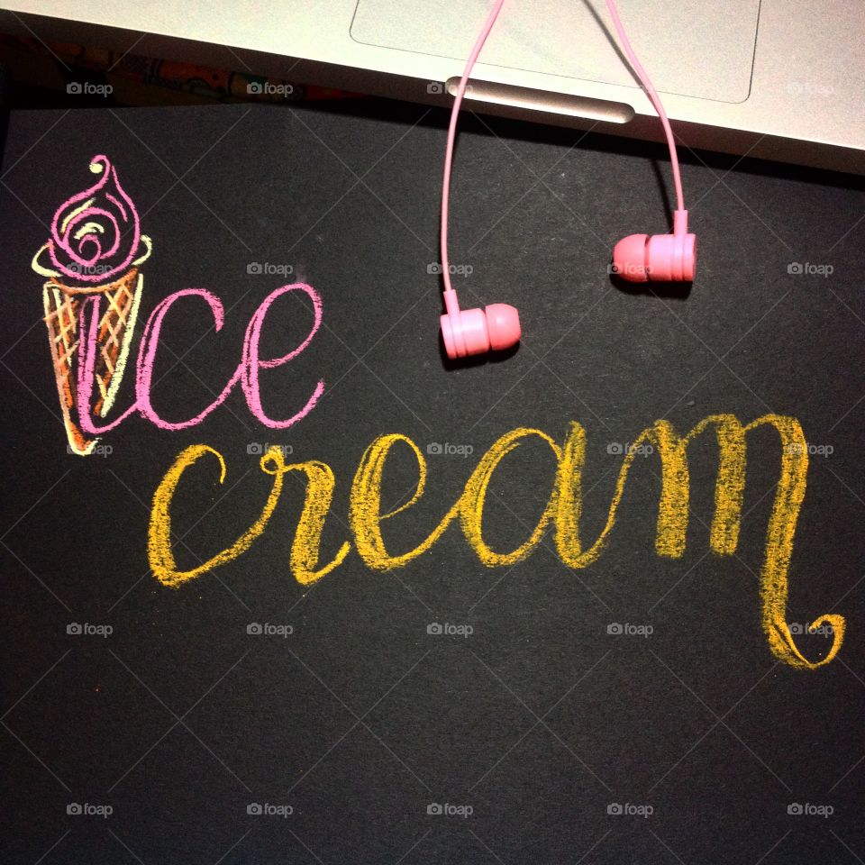 Ice cream lettering made with chalks