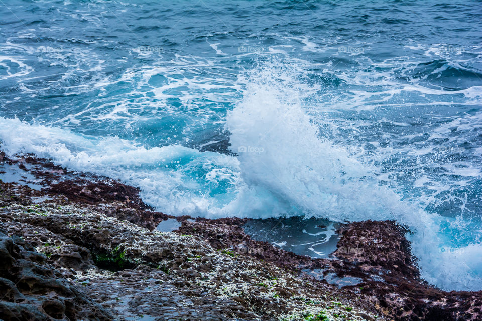 Sea view with beautiful beach waves