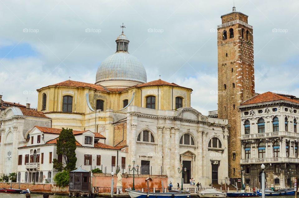 In Venice there are lots of churches 