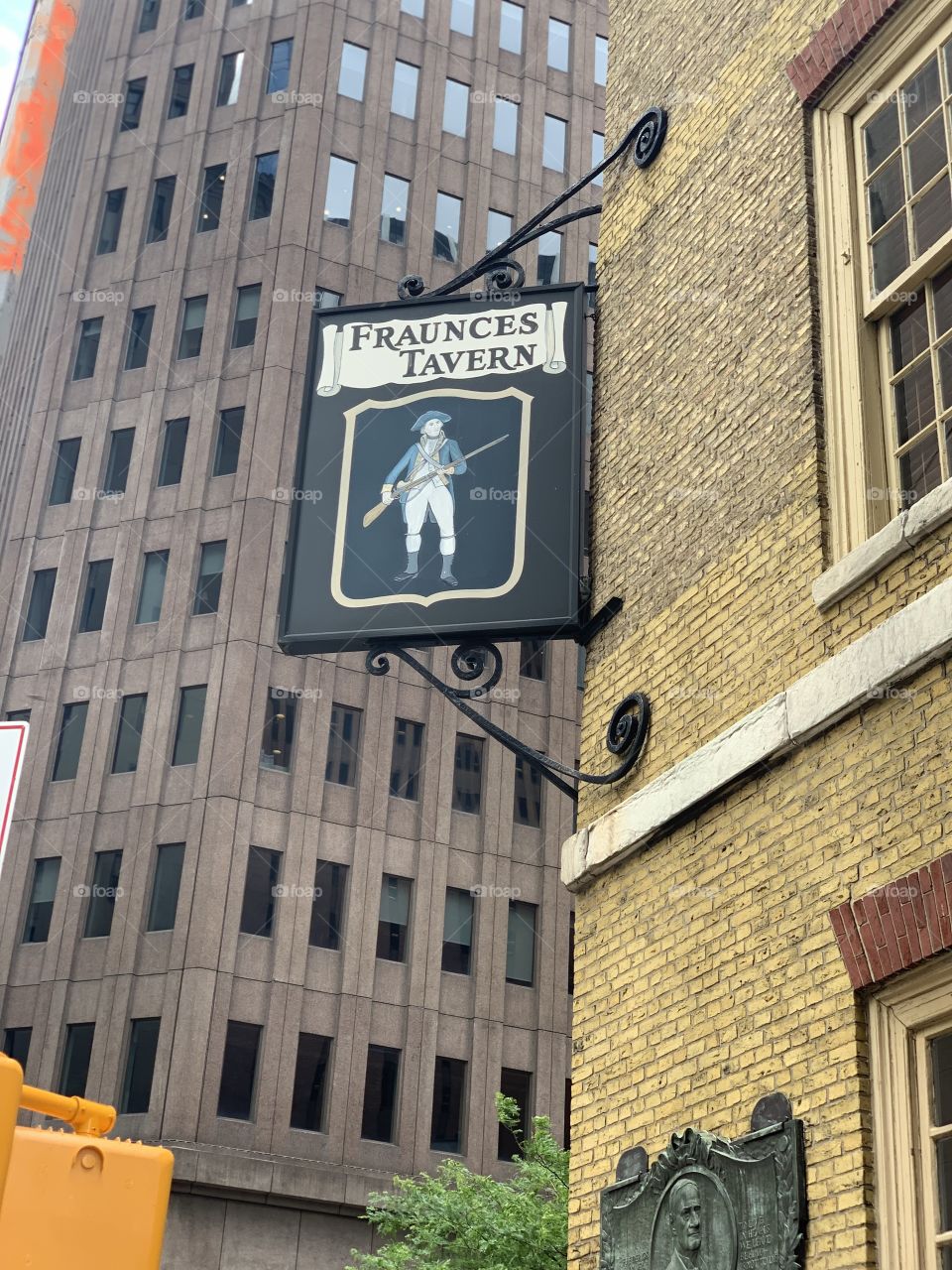 Fraunces Tavern sign