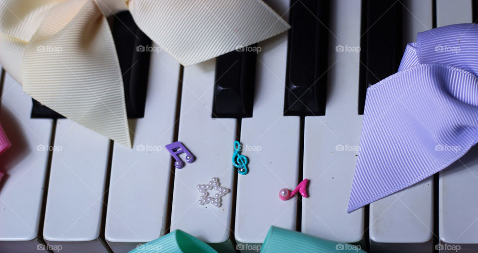 kawaii piano ribbon