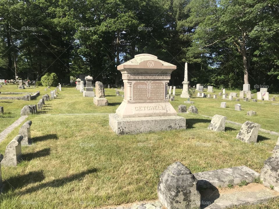 Maine graveyard 