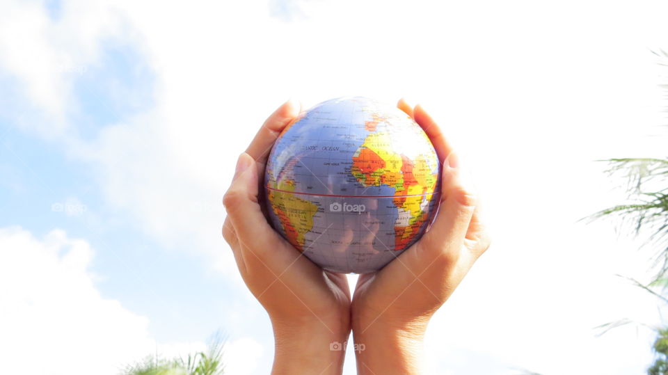 valdemira24
the world is in our hands