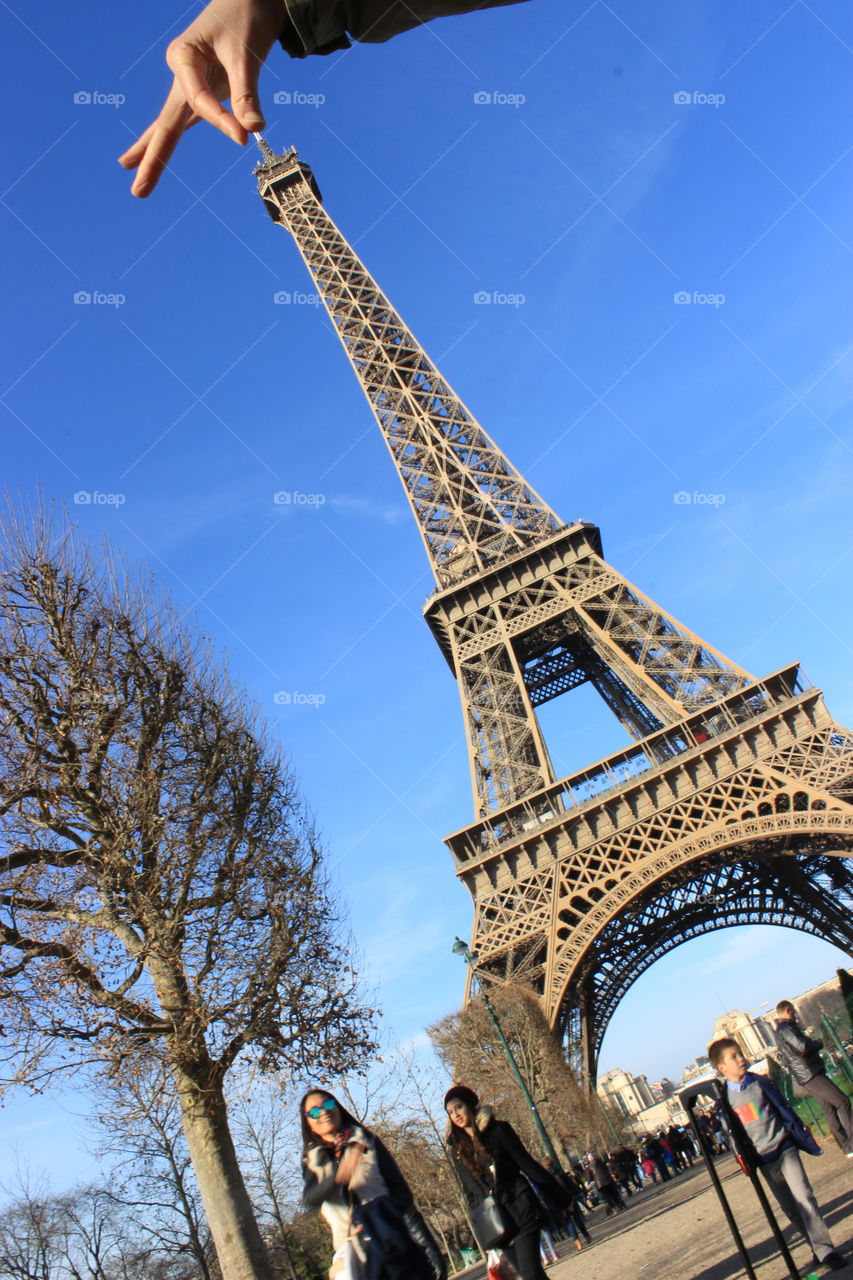 Eiffel tower looks like a big key holder