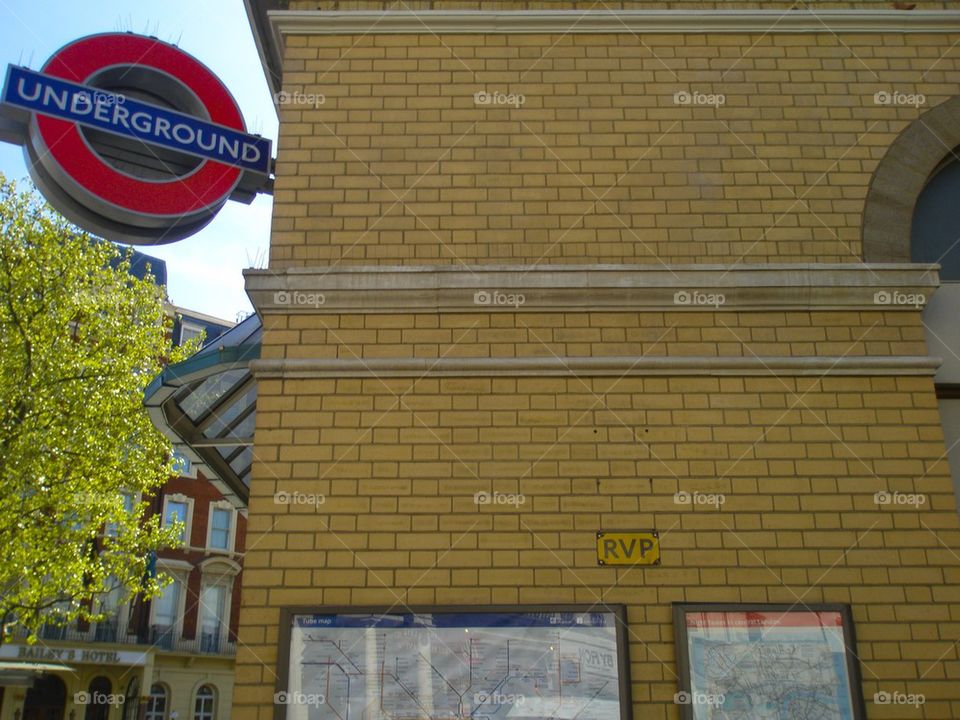 LONDON, ENGLAND THE LONDON UNDERGROUND