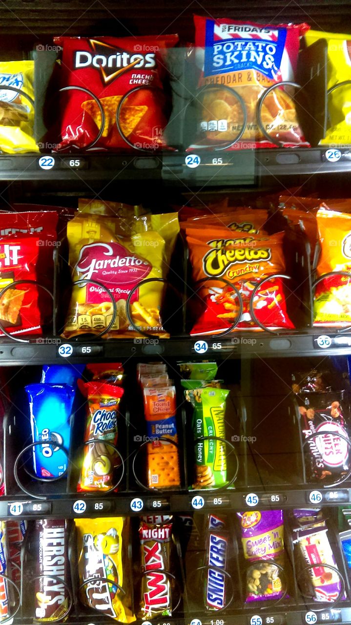 vending machine / junk food