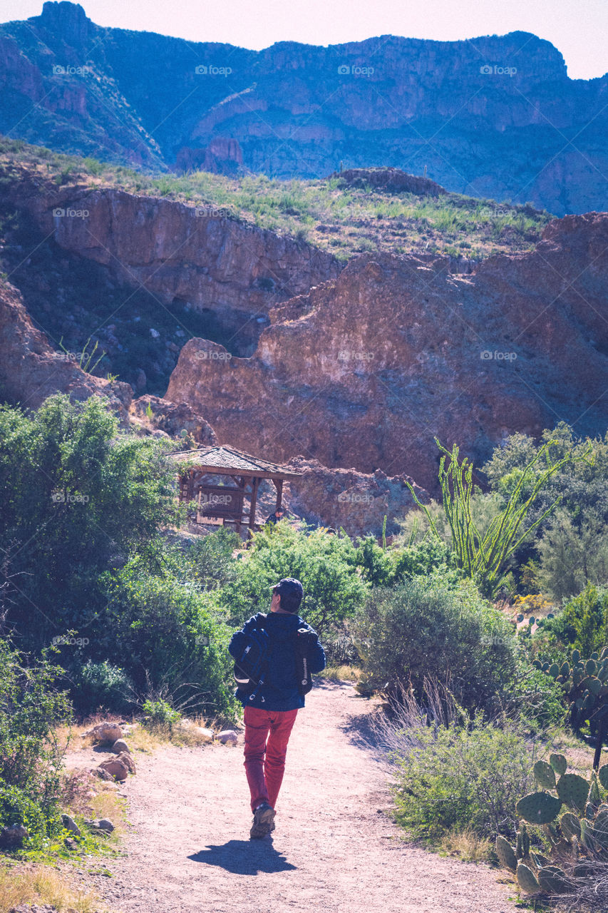 Hiking in Boyce Thompson in Arizona during fall season