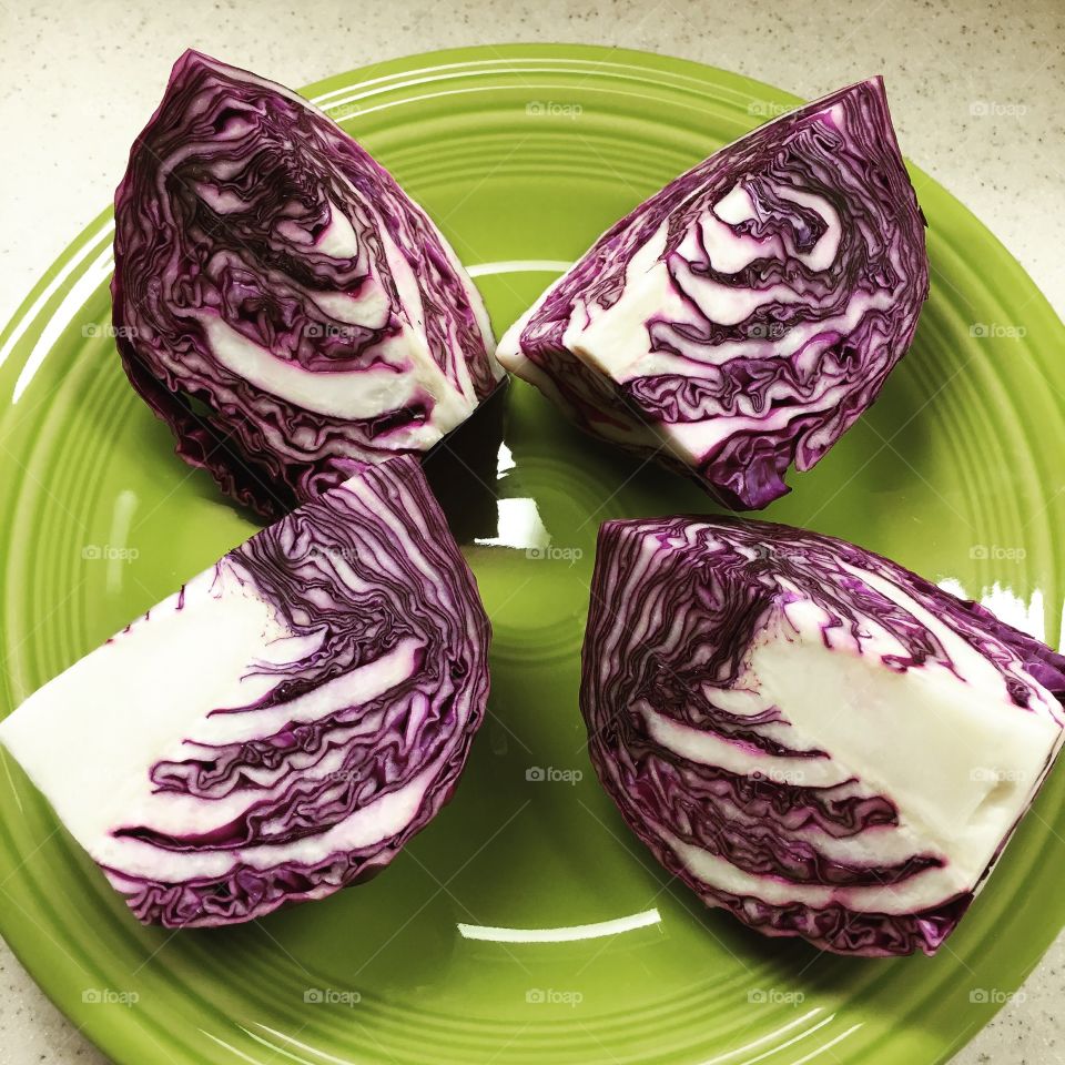 Red cabbage on a lemongrass plate