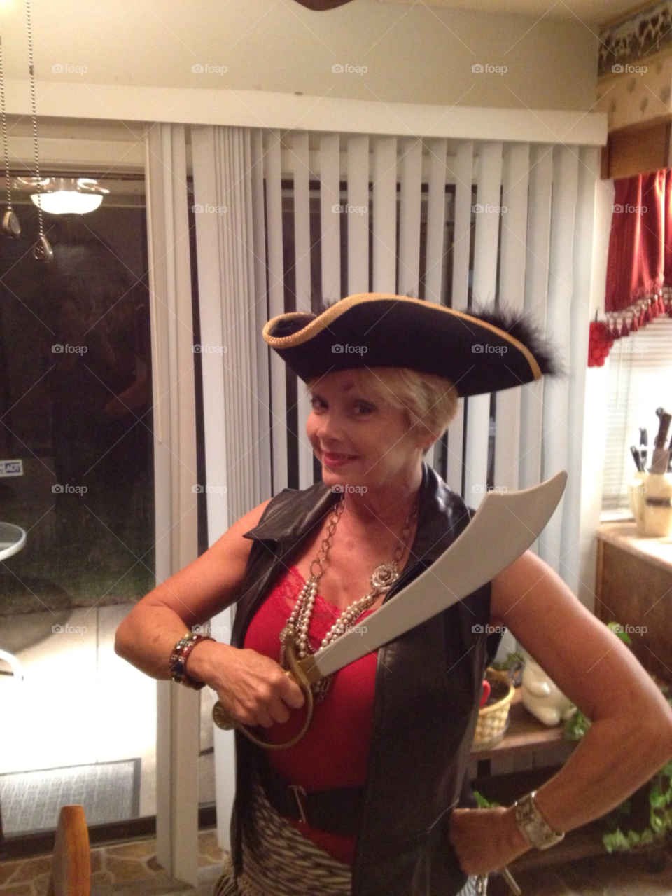 woman halloween costume pirate by justtinkerbell
