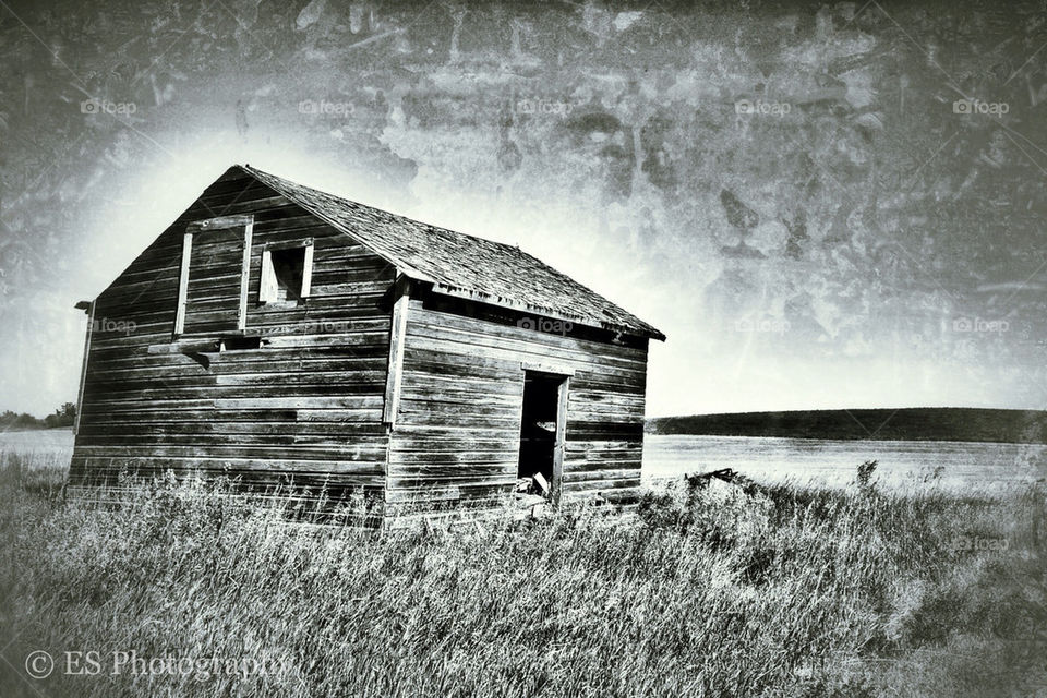 Abandoned homestead in the middle of nowhere North Dakota