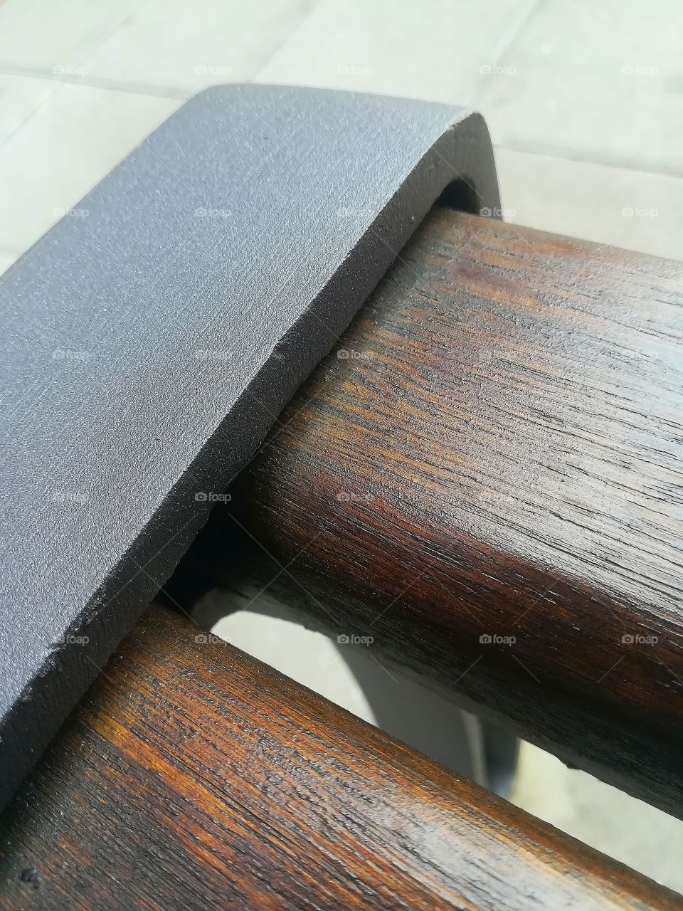 close-up bench