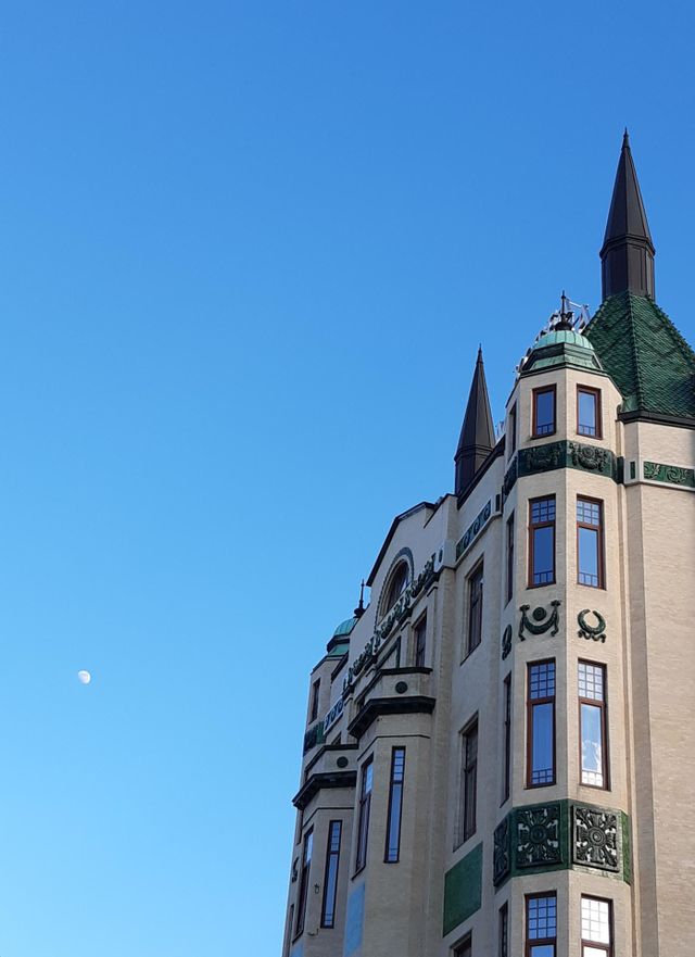 Daily moon