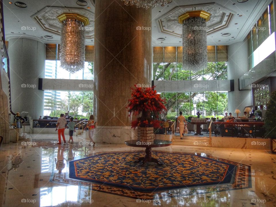 Hotel Shangri-La lobby