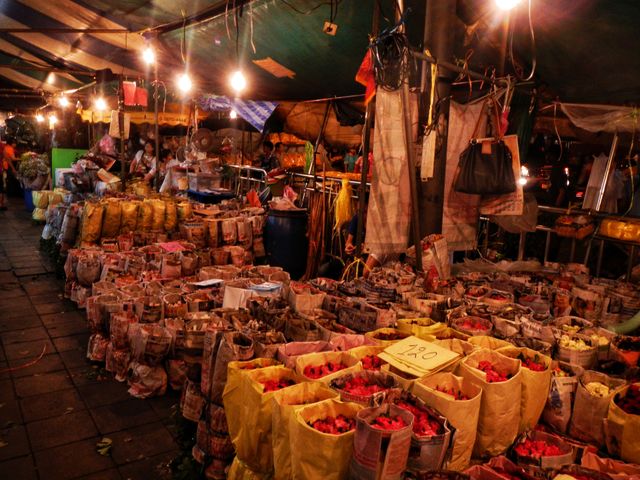 Bangkok flowers night market
