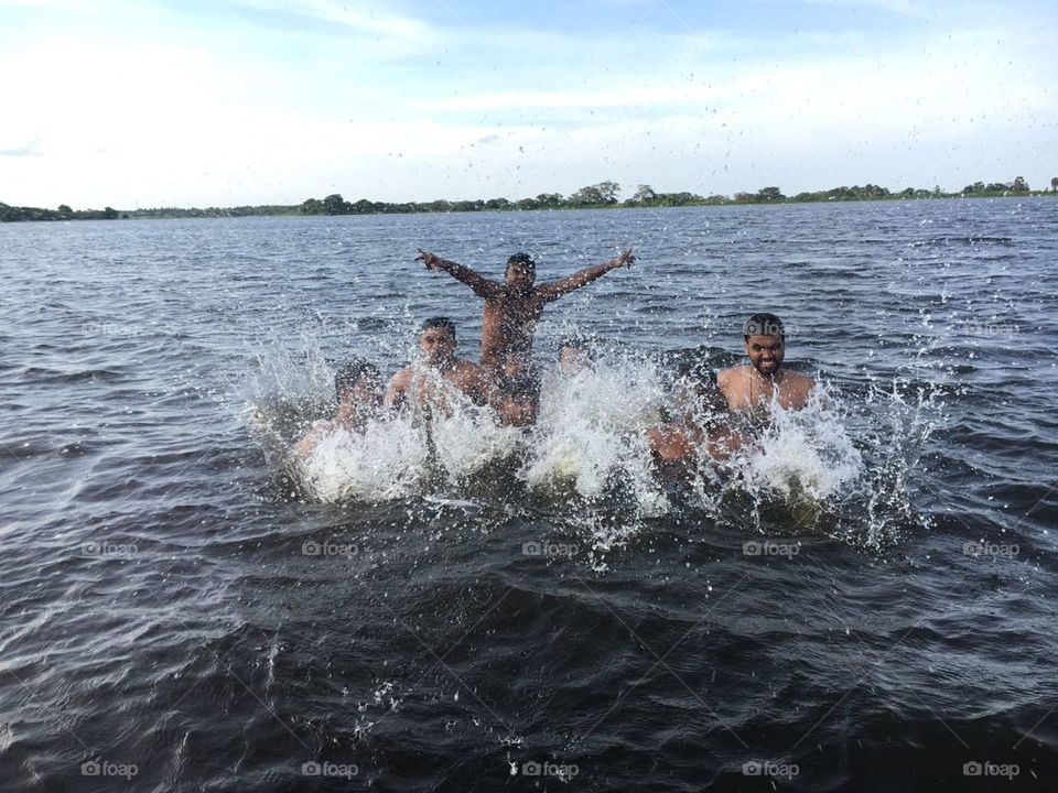 Water Sports medicine in a while lake in Srilanka