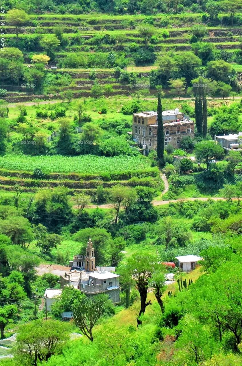 Glory be to God, and the wonderful natural view, and there is no more wonderful place than it, it is Happy Yemen, gentlemen