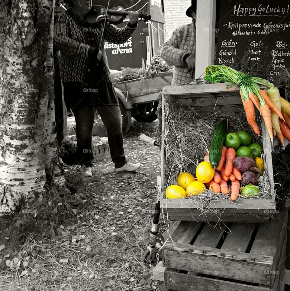 Autumn market!. Autumn market in black and white with color splash!