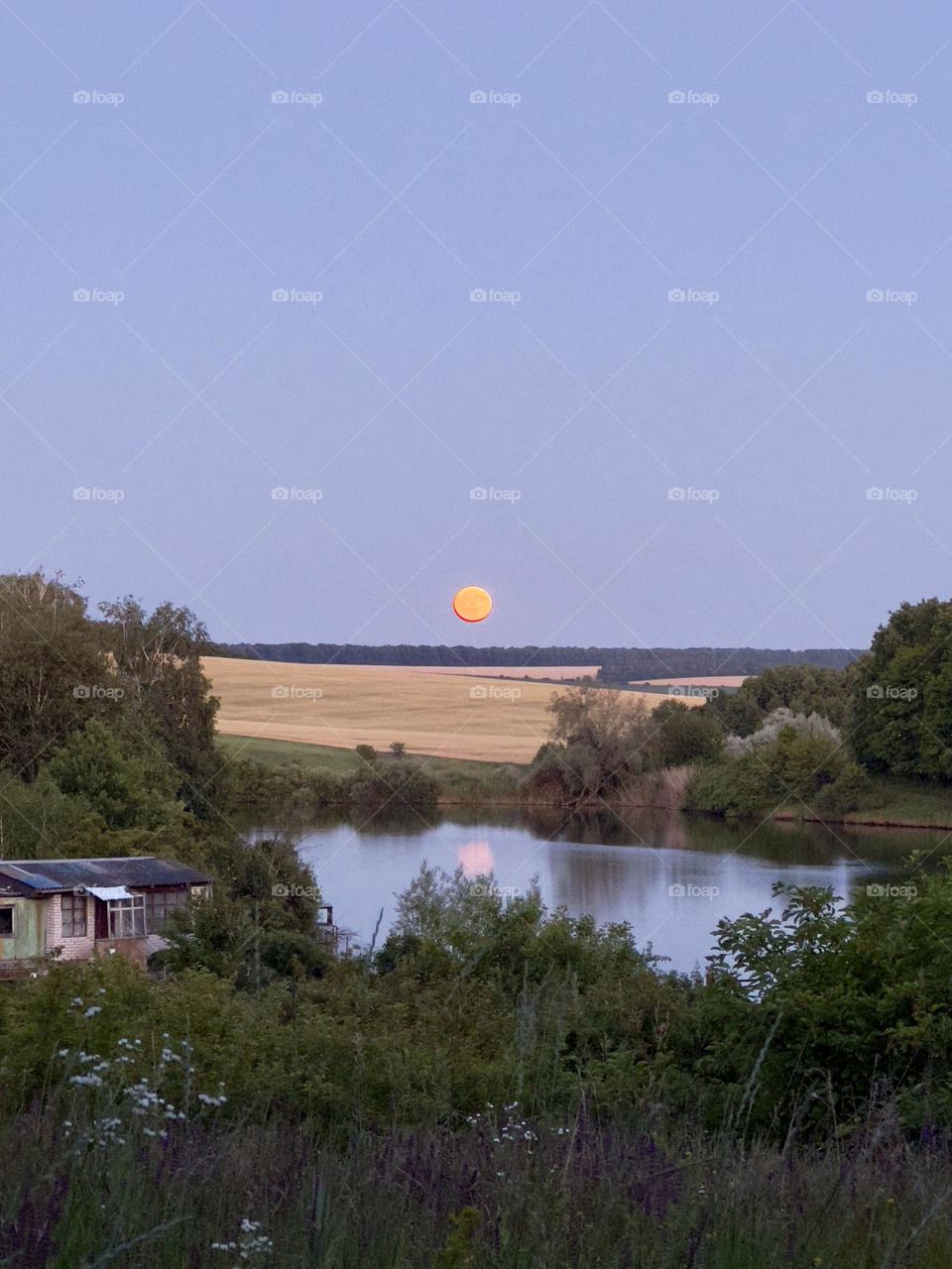 Big moon and landscape большая луна и пейзаж