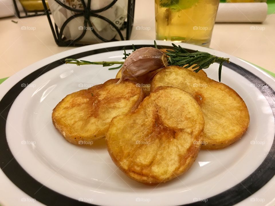 Rustic Potato with Garlic and Rosemary