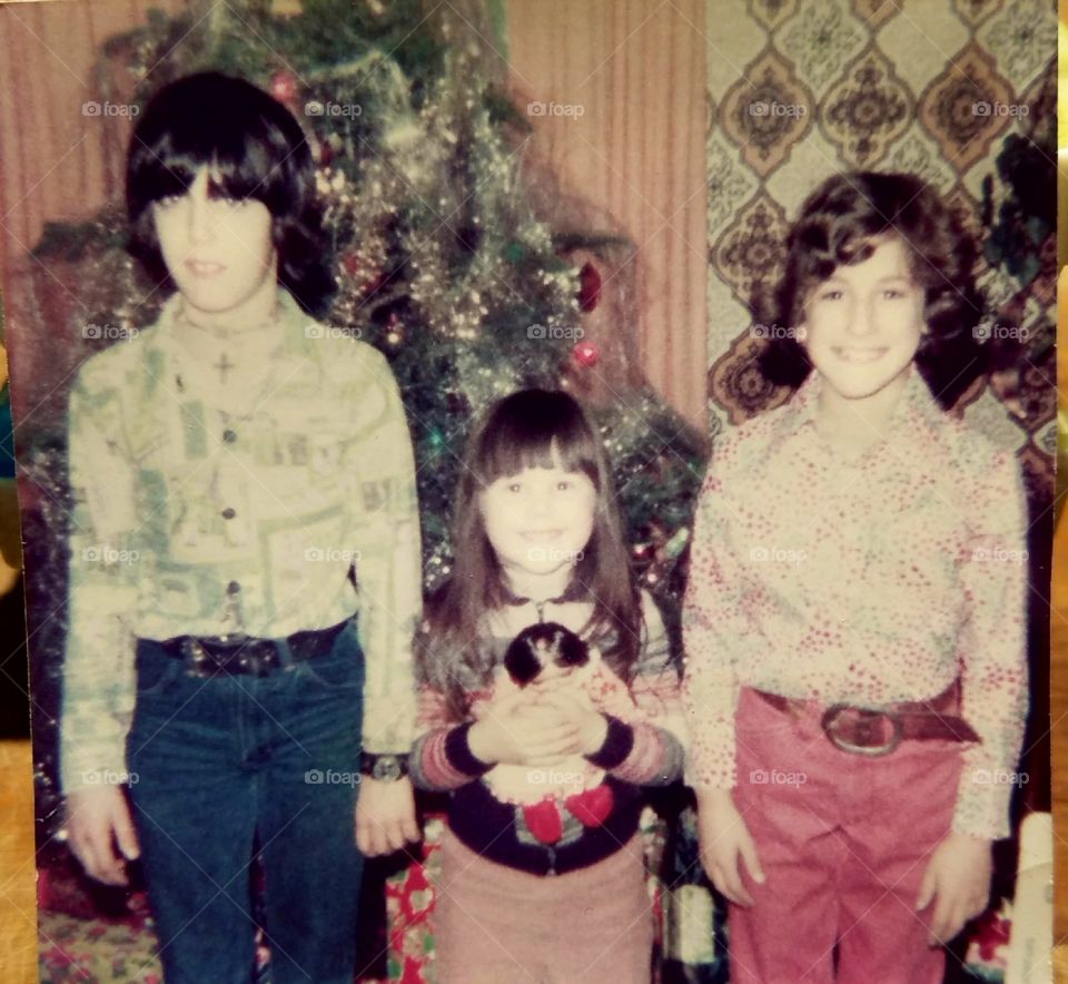 Children standing in front of Christmas Tree🎄, vintage photo.🎅🤶
