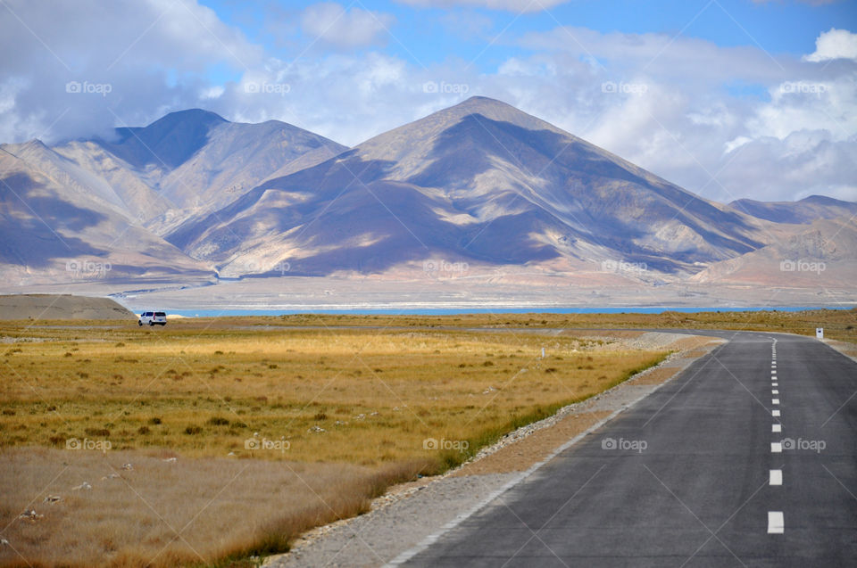 The road in Tibet 