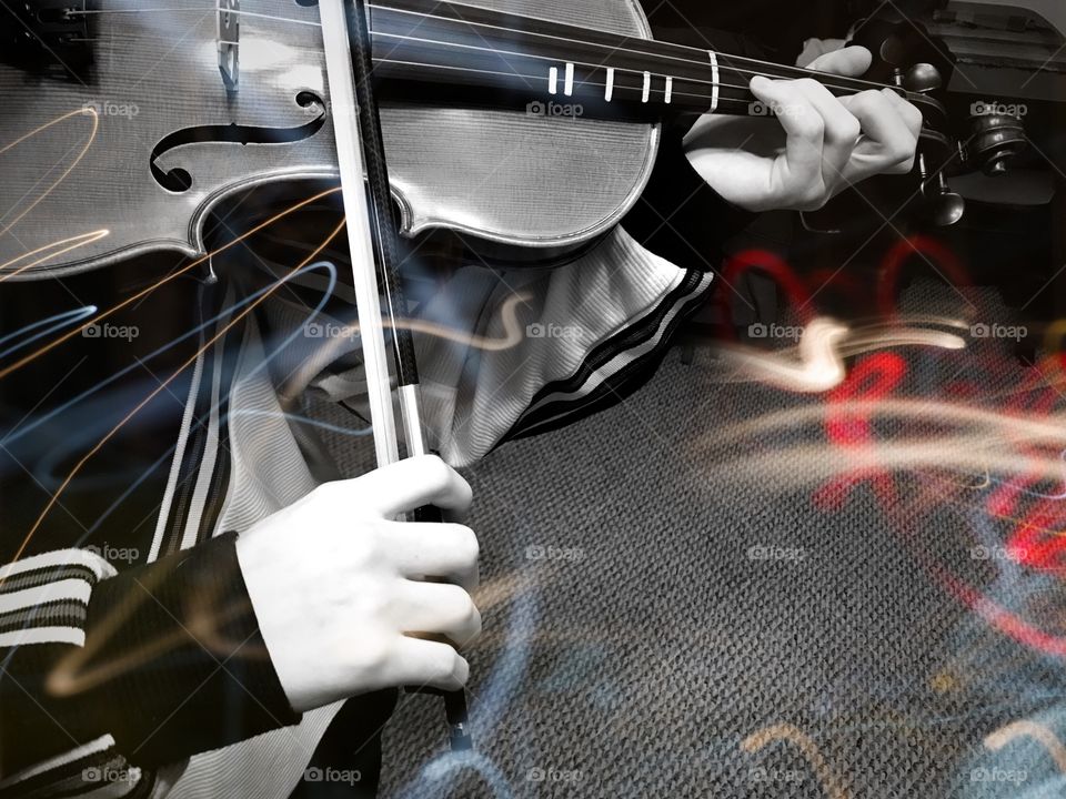 BW violin and light movement 