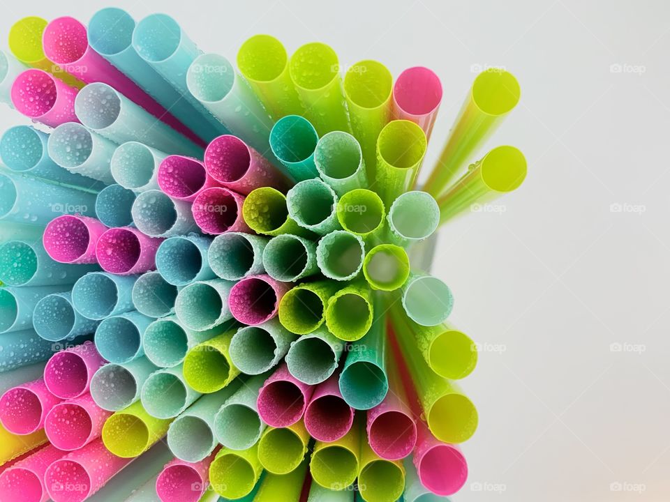 Assorted plastic drinking straws 