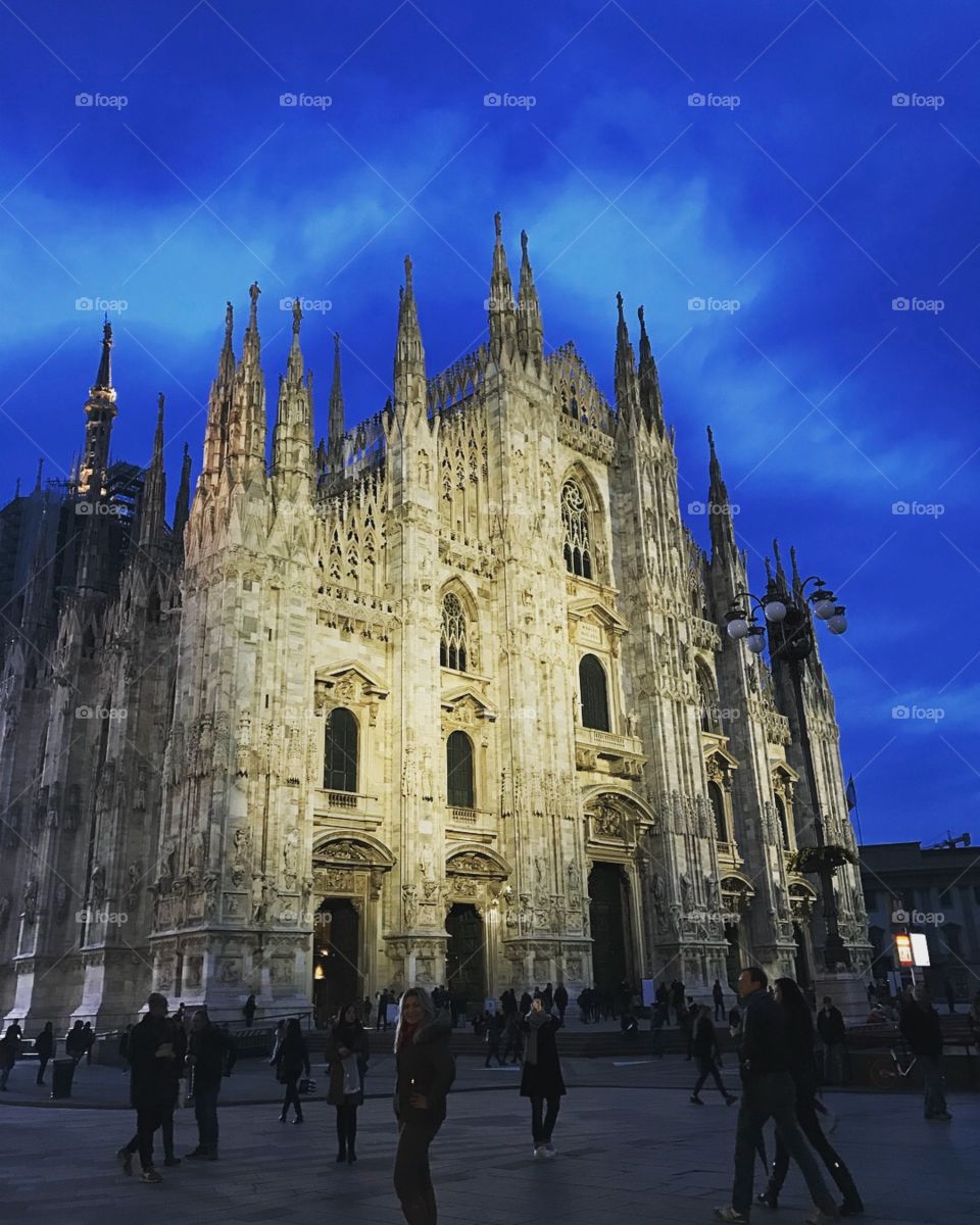 Memories of Milan.
Duomo by night ✨
