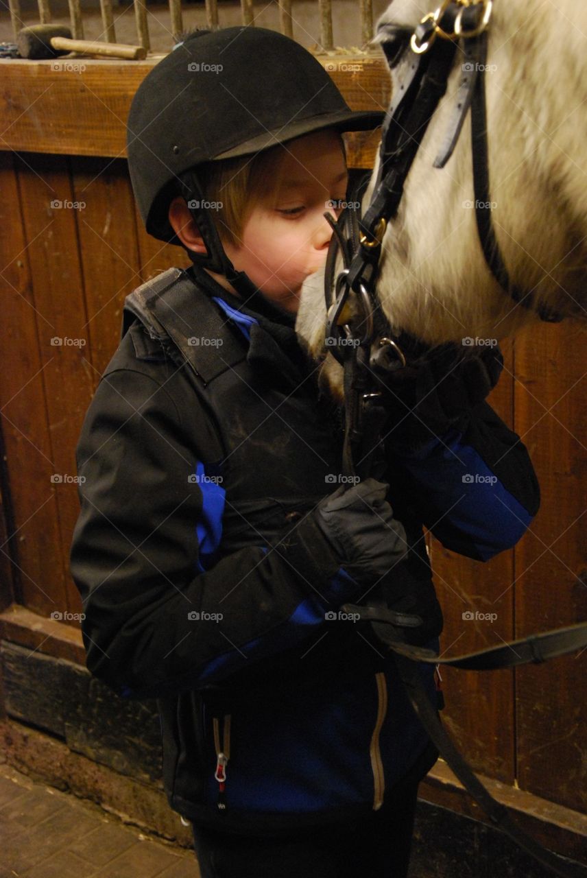 love boy säkerhetsväst ridhjälm by humlabumla1