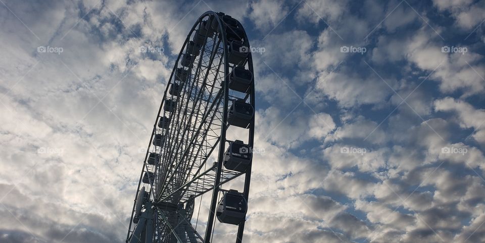 Ferris wheel with beautiful sky in background