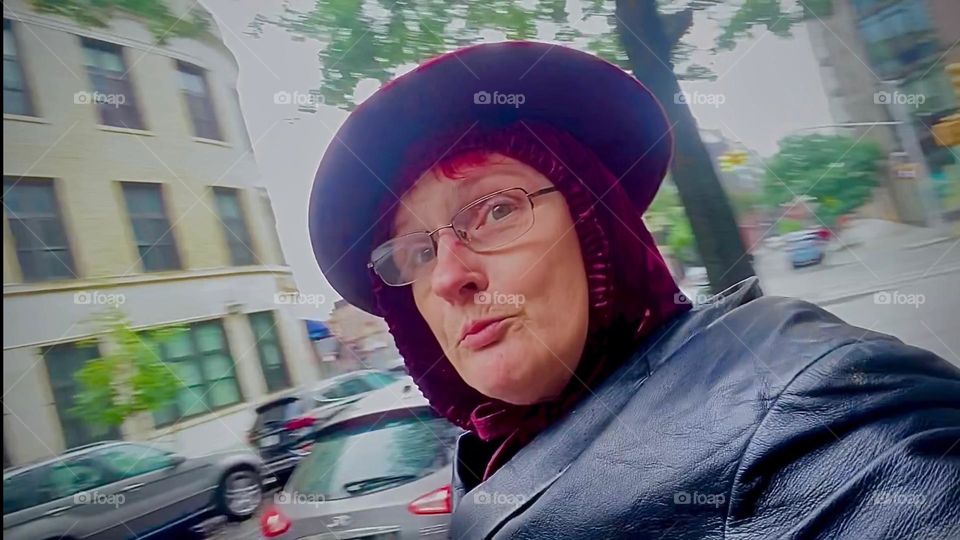 Dancing and prancing for the camera, this is me, “Petra Schiller” a.l.a. “Maxine Firefox” a.k.a. “Maximiliane Feuerfuchs” on “Waverly Av“ off „Fulton St“ in „Clinton Hill“, Brooklyn. 2022. Hypnotic Productions