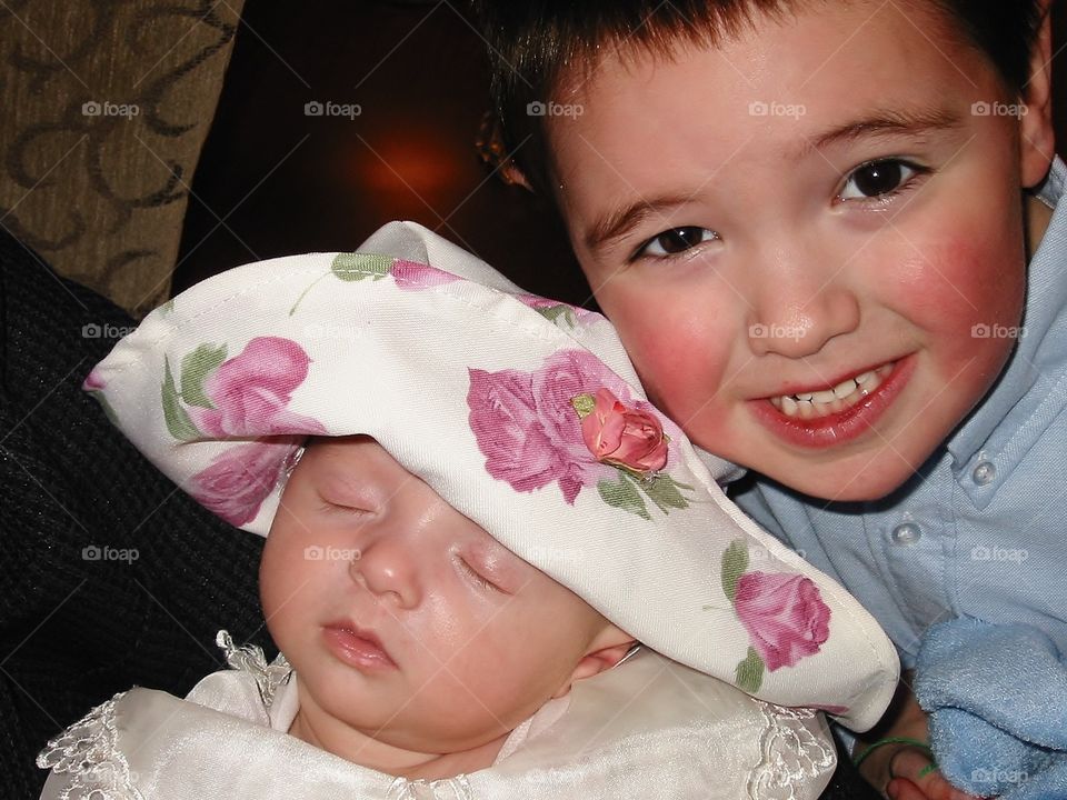 Easter bonnet. That's one big hat - Easter traditions mission