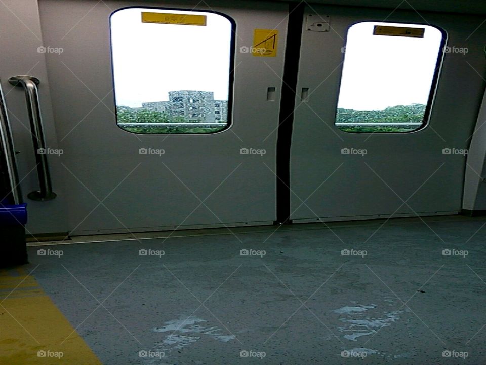 Mumbai Metro Doors