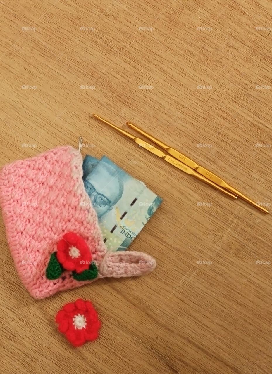 mini Knitter wallet