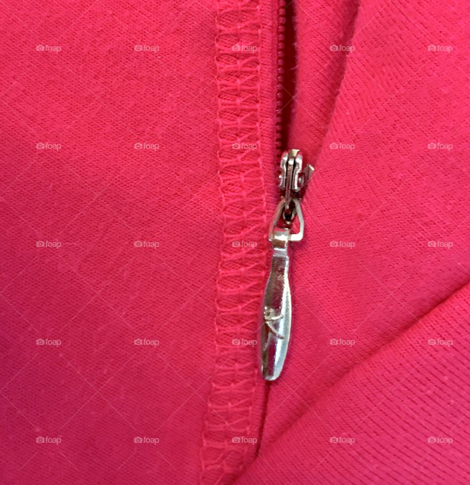 Zipper on Pink