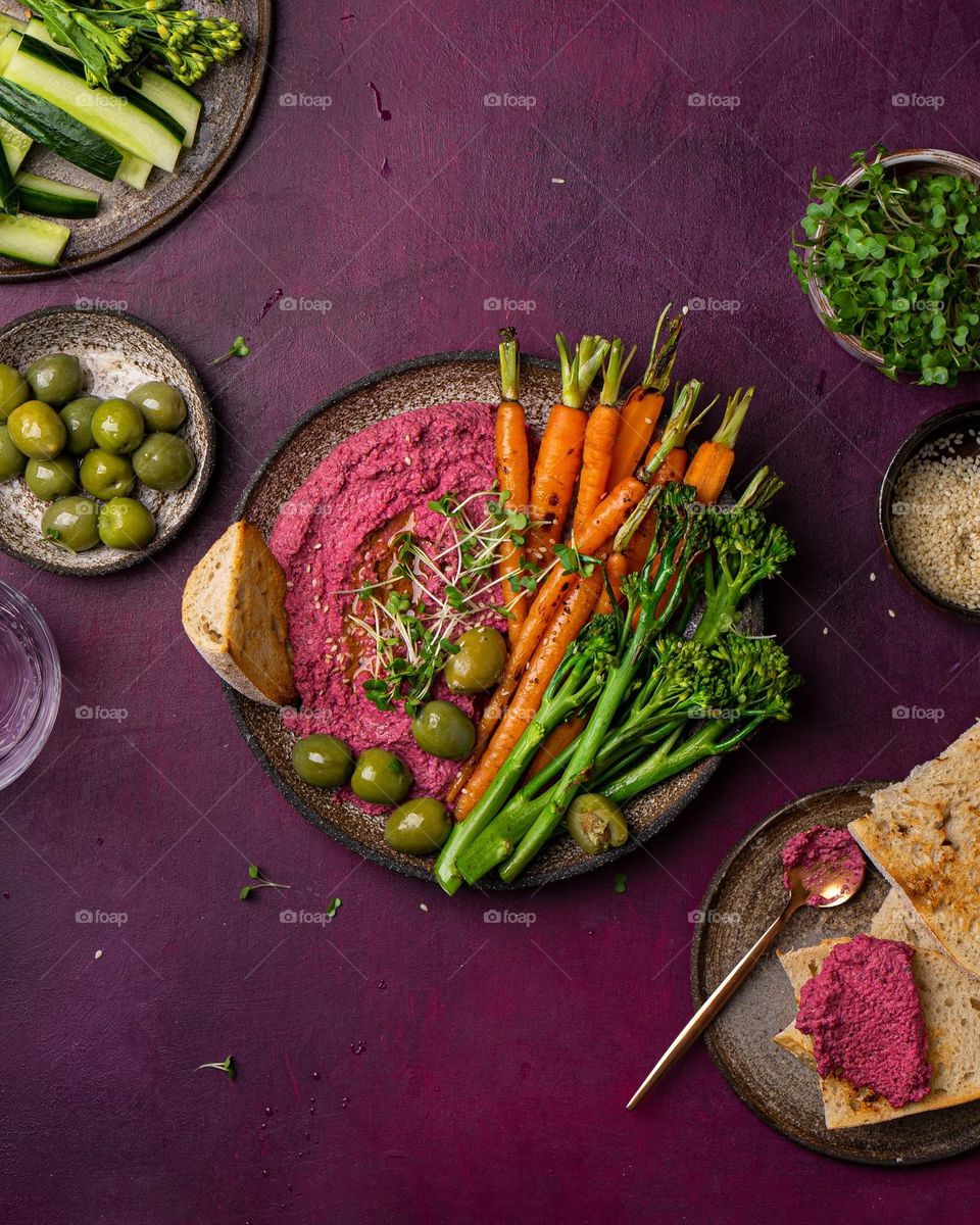 Beetroot hummus and veggies